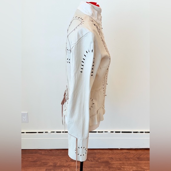 Vintage cream-colored leather blazer jacket for women - Picture 4 of 16